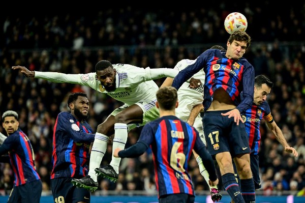 德国杯1／8决赛：拜仁3-2柏林联合 凯恩破门+送点柏林联合两送乌龙