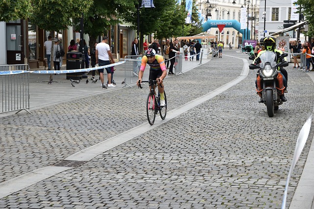 斯洛文尼亚主帅：奥布拉克感到不适，将缺席与瑞典的比赛